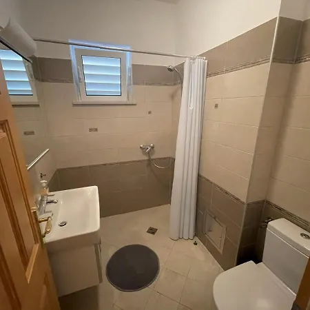Luxury Seaside With A Classic Mediterranean Olive Garden, A Fully Equipped Professional Kitchen, Pool, Sauna, Padle Boards And Canoe - Miolin House 别墅