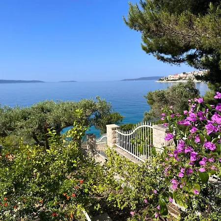 Luxury Seaside With A Classic Mediterranean Olive Garden, A Fully Equipped Professional Kitchen, Pool, Sauna, Padle Boards And Canoe - Miolin House 别墅