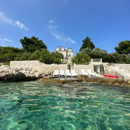 Luxury Seaside With A Classic Mediterranean Olive Garden, A Fully Equipped Professional Kitchen, Pool, Sauna, Padle Boards And Canoe - Miolin House * 特罗吉尔