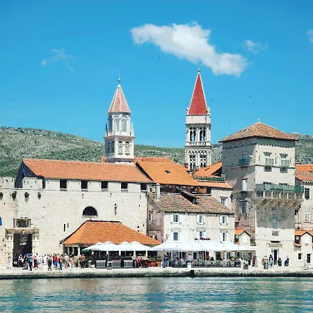 Luxury Seaside With A Classic Mediterranean Olive Garden, A Fully Equipped Professional Kitchen, Pool, Sauna, Padle Boards And Canoe - Miolin House * トロギール