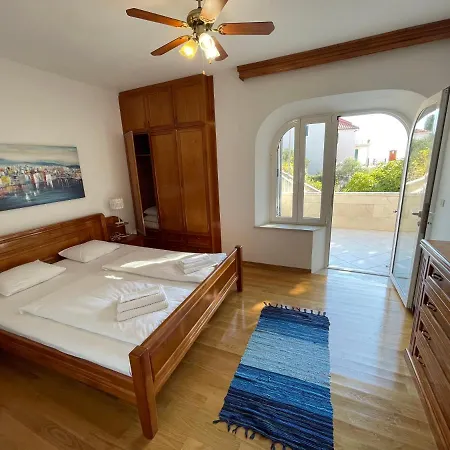 Luxury Seaside With A Classic Mediterranean Olive Garden, A Fully Equipped Professional Kitchen, Pool, Sauna, Padle Boards And Canoe - Miolin House טרוגיר