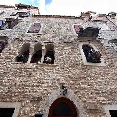 Luxury Seaside With A Classic Mediterranean Olive Garden, A Fully Equipped Professional Kitchen, Pool, Sauna, Padle Boards And Canoe - Miolin House ヴィラ トロギール