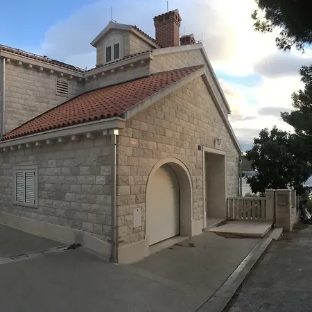 Luxury Seaside With A Classic Mediterranean Olive Garden, A Fully Equipped Professional Kitchen, Pool, Sauna, Padle Boards And Canoe - Miolin House ヴィラ トロギール