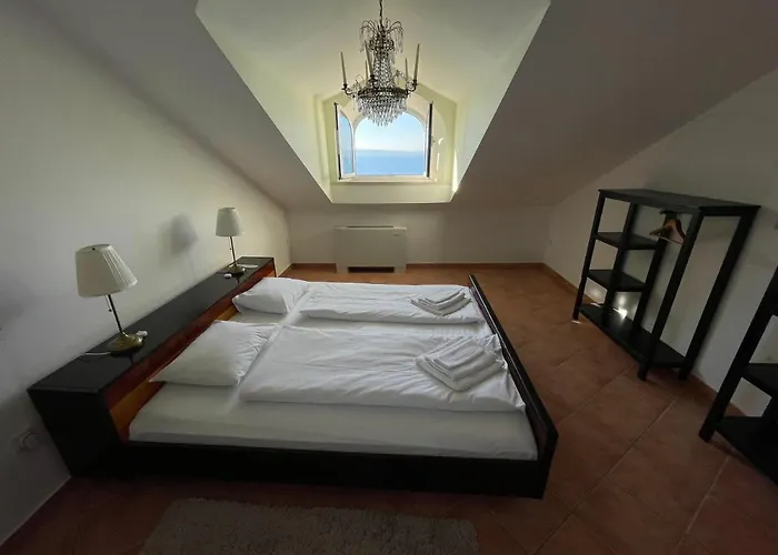 Luxury Seaside With A Classic Mediterranean Olive Garden, A Fully Equipped Professional Kitchen, Pool, Sauna, Padle Boards And Canoe - Miolin House Trogir