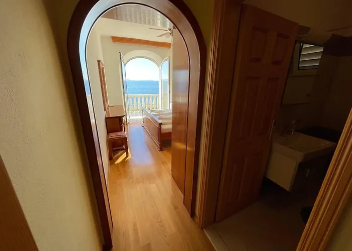 Luxury Seaside With A Classic Mediterranean Olive Garden, A Fully Equipped Professional Kitchen, Pool, Sauna, Padle Boards And Canoe - Miolin House Villa Trogir