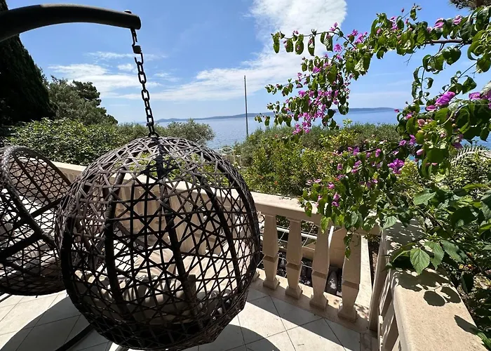 Luxury Seaside With A Classic Mediterranean Olive Garden, A Fully Equipped Professional Kitchen, Pool, Sauna, Padle Boards And Canoe - Miolin House Villa Trogir