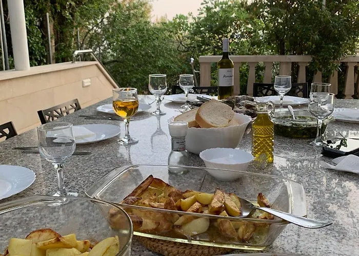 Villa Luxury Seaside With A Classic Mediterranean Olive Garden, A Fully Equipped Professional Kitchen, Pool, Sauna, Padle Boards And Canoe - Miolin House *